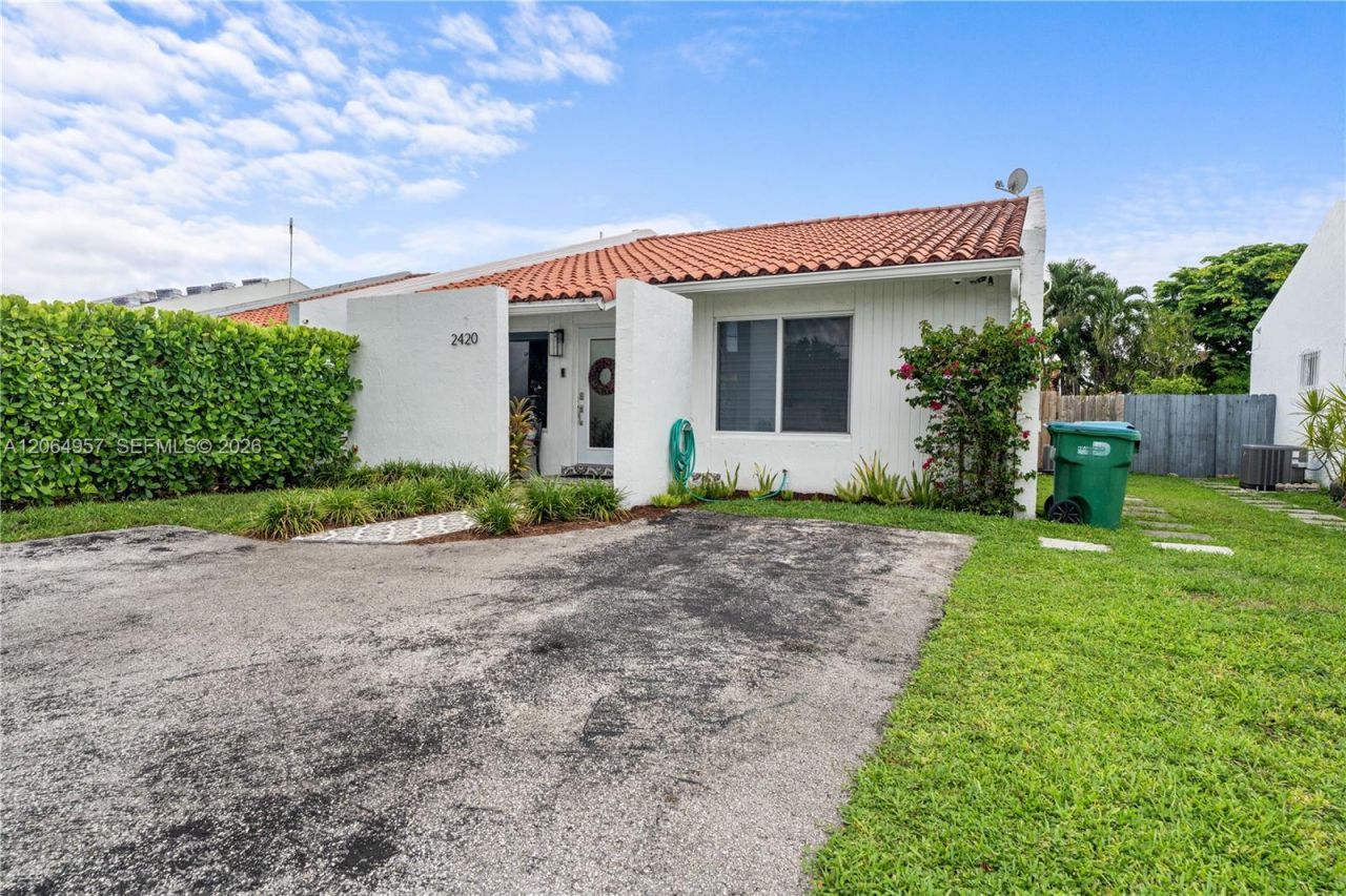2420 SW 102nd Ave , Miami, FL 33165 Photo