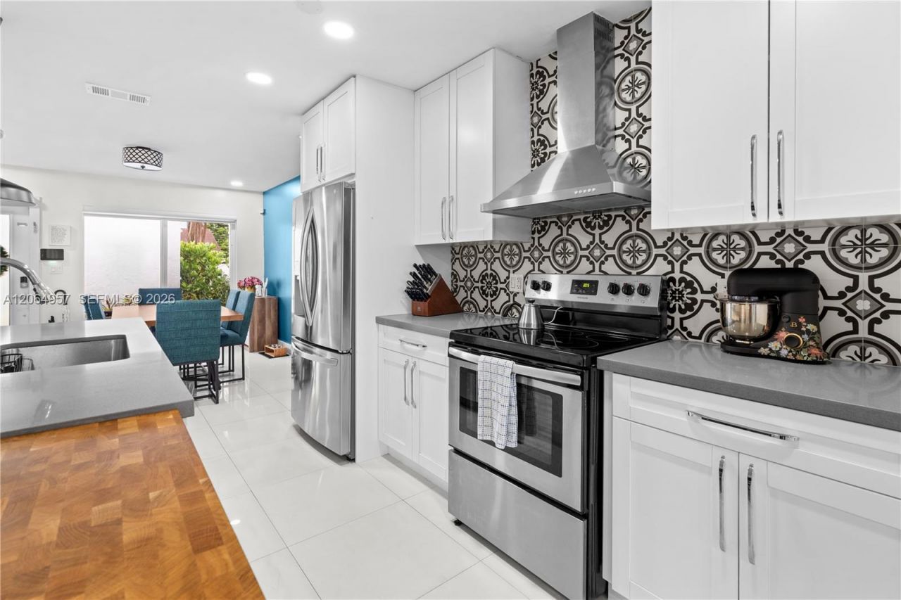 2420 SW 102nd Ave , Miami, FL 33165 Photo