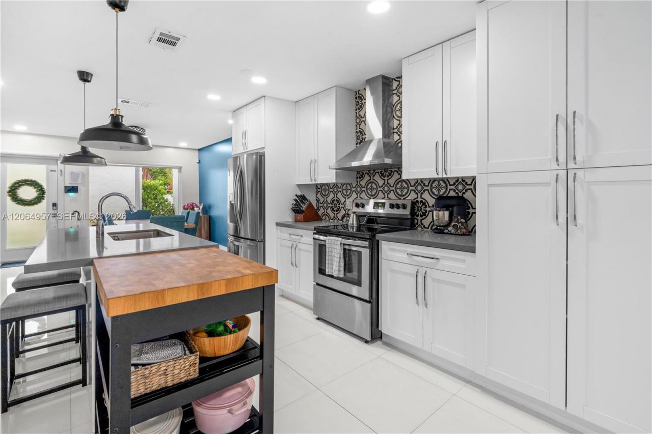 2420 SW 102nd Ave , Miami, FL 33165 Photo