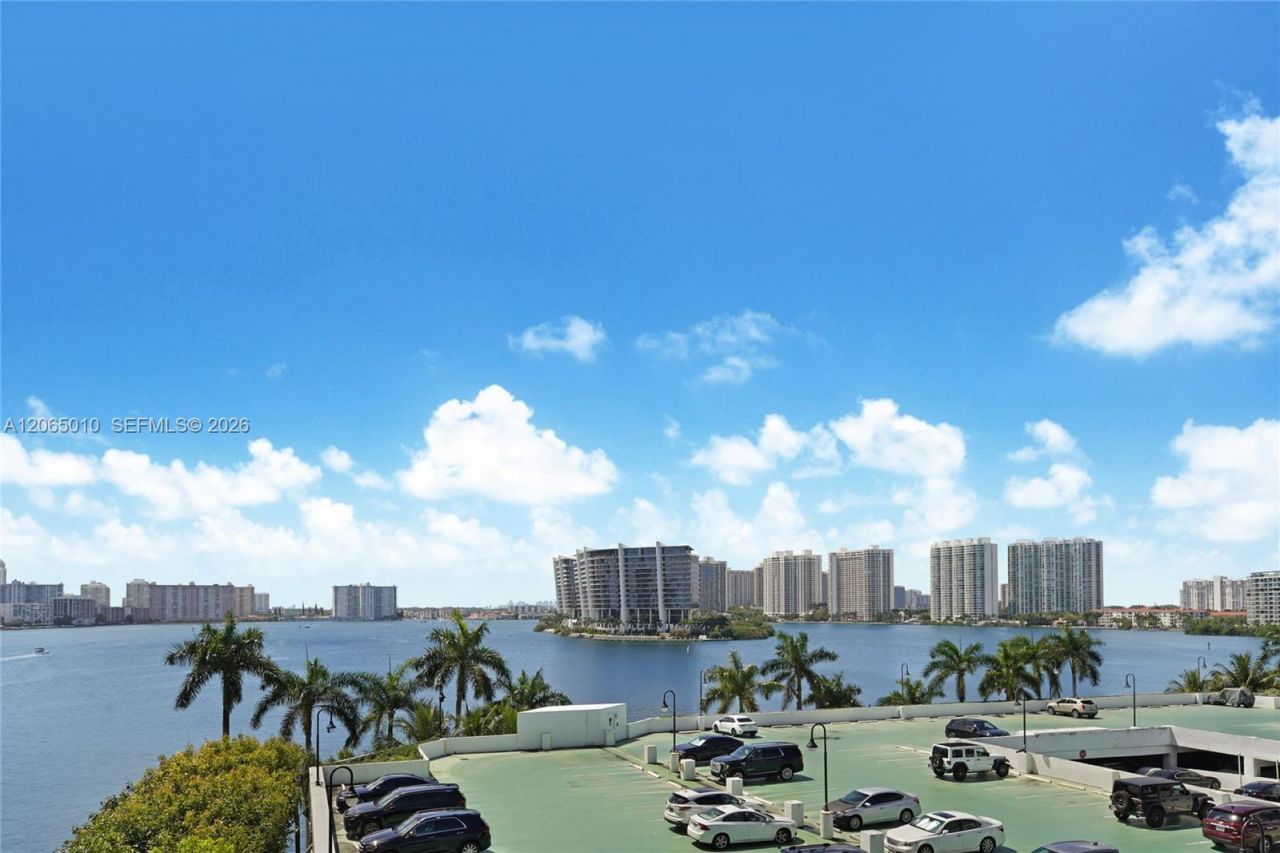 19101 NE 36th Ct , Unit 705, Aventura, FL 33180 Photo