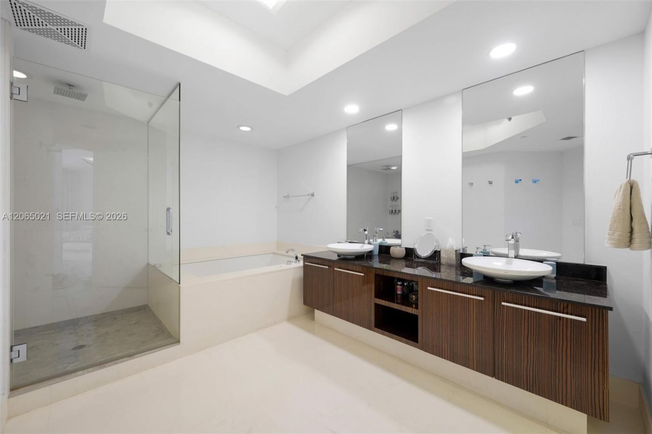 2711 S Ocean Dr , Unit 902, Hollywood, FL 33019 Photo