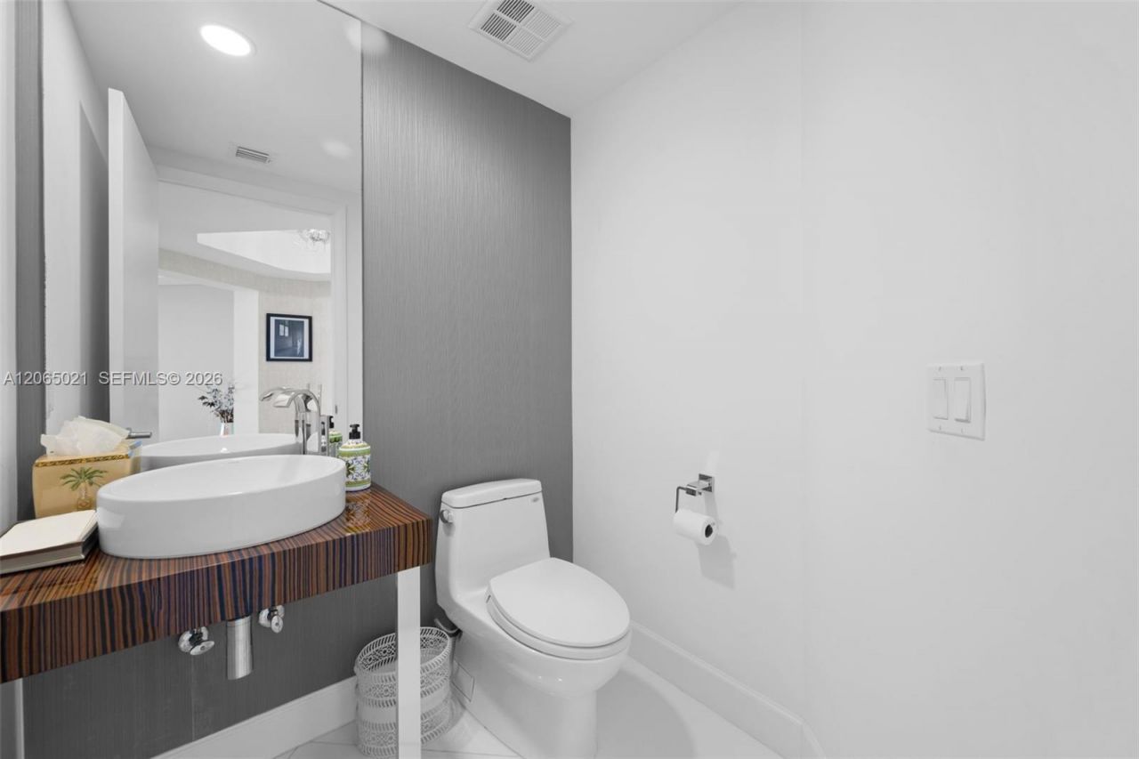 2711 S Ocean Dr , Unit 902, Hollywood, FL 33019 Photo