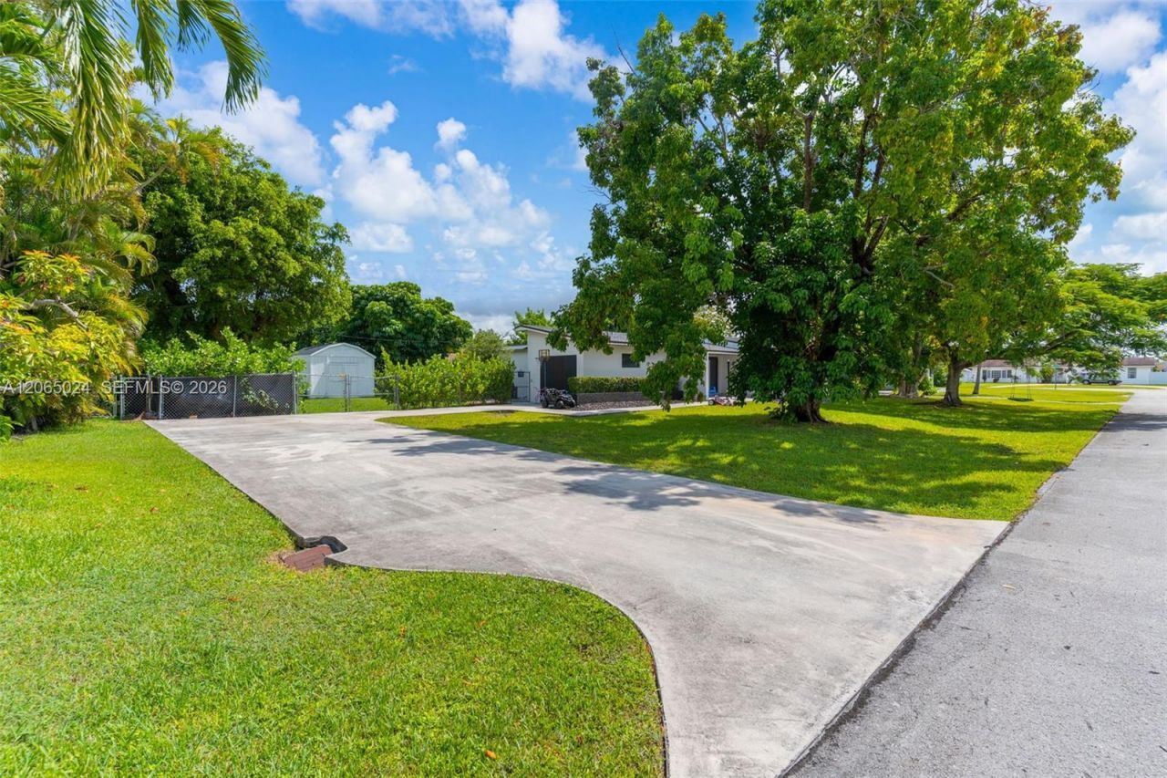 11243 SW 174th Ter, Miami, FL 33157 Photo