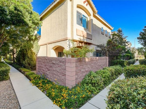 9634 Volk Avenue , Las Vegas, NV 89178