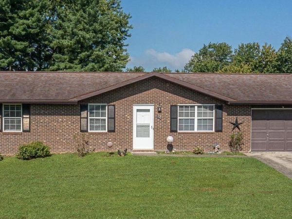 117 Oakmount Court, Jasper, IN 47546