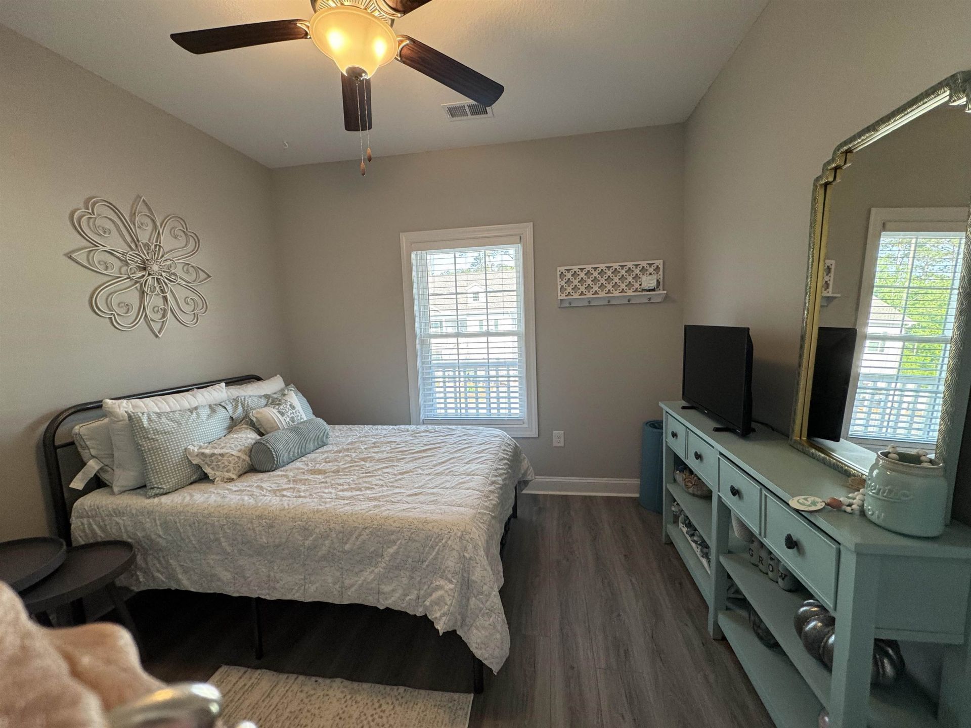 941 Jackline Place Photo 4