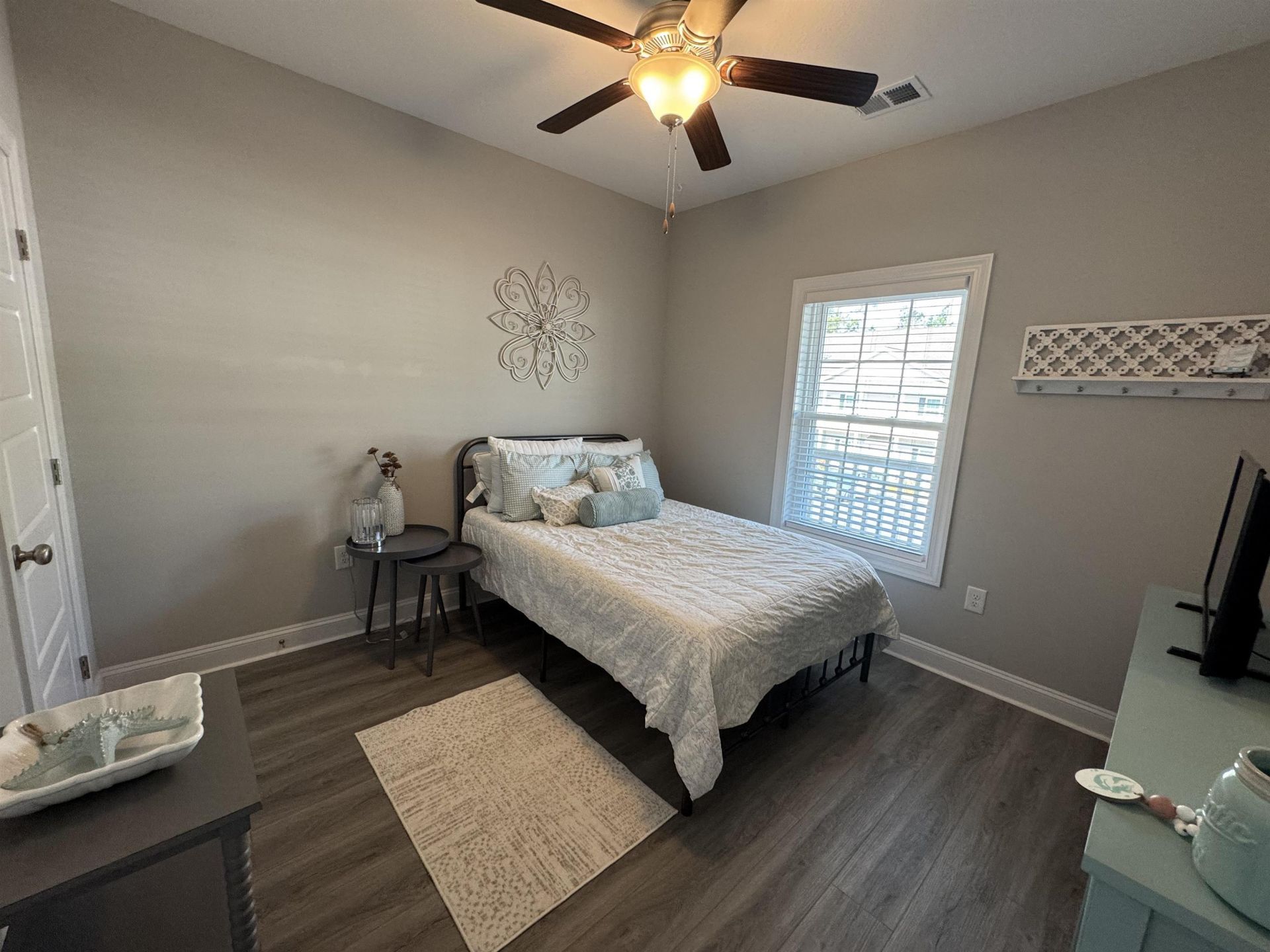 941 Jackline Place Photo 5