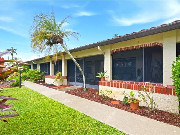 2041 Pine Isle LN , Unit 2041, NAPLES, FL 34112