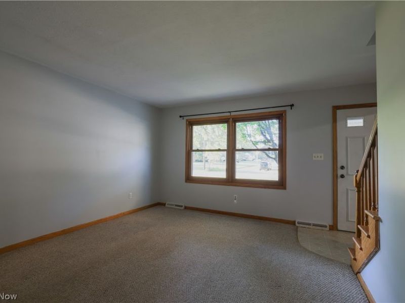 335 Tolbert Street , Wadsworth, OH 44281 Photo 8