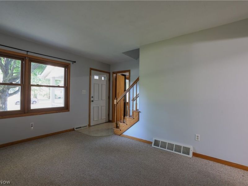 335 Tolbert Street , Wadsworth, OH 44281 Photo 9