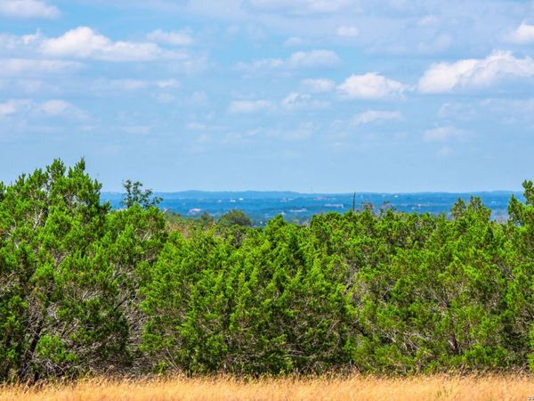 1468 VANGUARD RIDGE RD, Kerrville, TX 78028