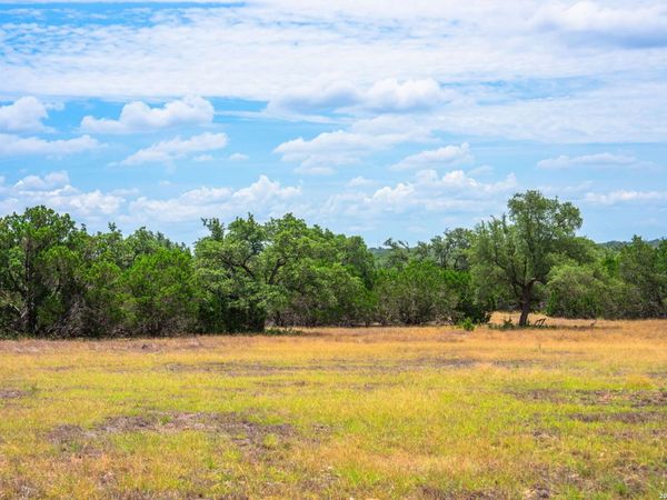 1468 VANGUARD RIDGE RD, Kerrville, TX 78028
