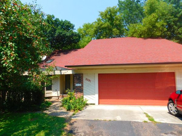 2091 Oakridge Street, Saint Paul, MN 55119