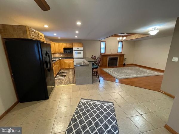210 N CENTRE AVENUE, Unit APARTMENT, LEESPORT, PA 19533