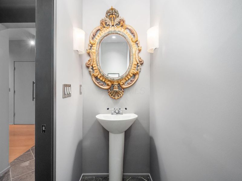 17 W 3rd Avenue, Unit 212, Columbus, OH 43201 Photo 16