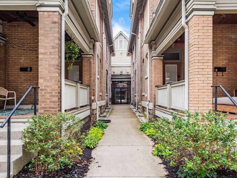 17 W 3rd Avenue, Unit 212, Columbus, OH 43201 Photo 2