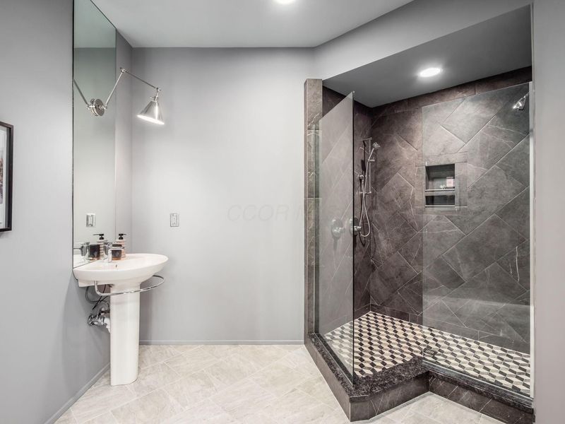 17 W 3rd Avenue, Unit 212, Columbus, OH 43201 Photo 31