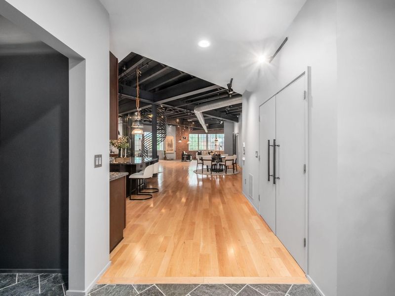 17 W 3rd Avenue, Unit 212, Columbus, OH 43201 Photo 5