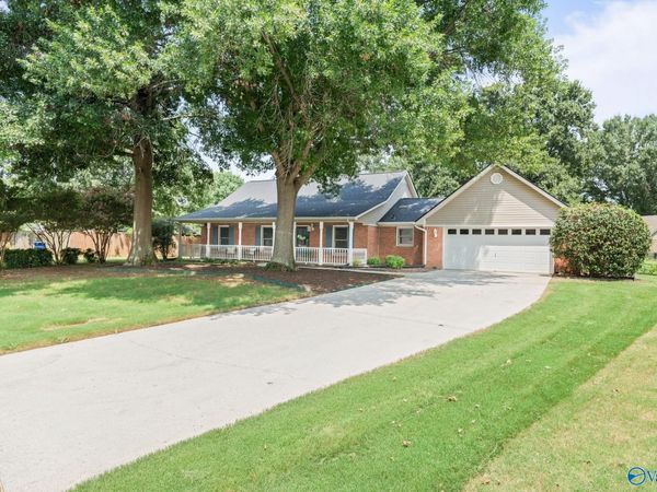 2228 Cecille Drive SW, Huntsville, AL 35803