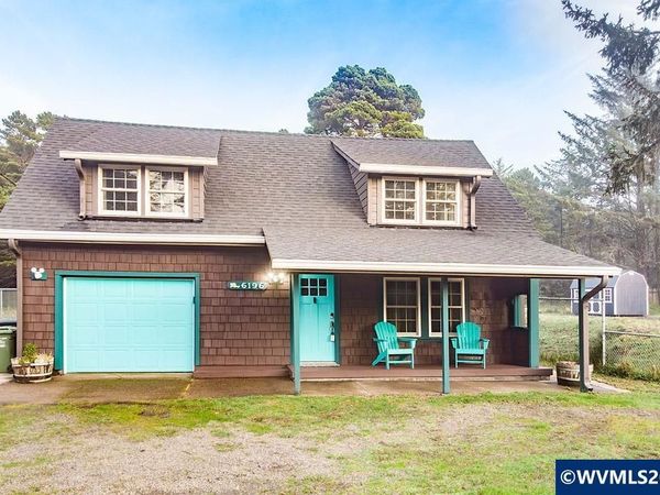 6196 N Highway 101, Yachats, OR 97498