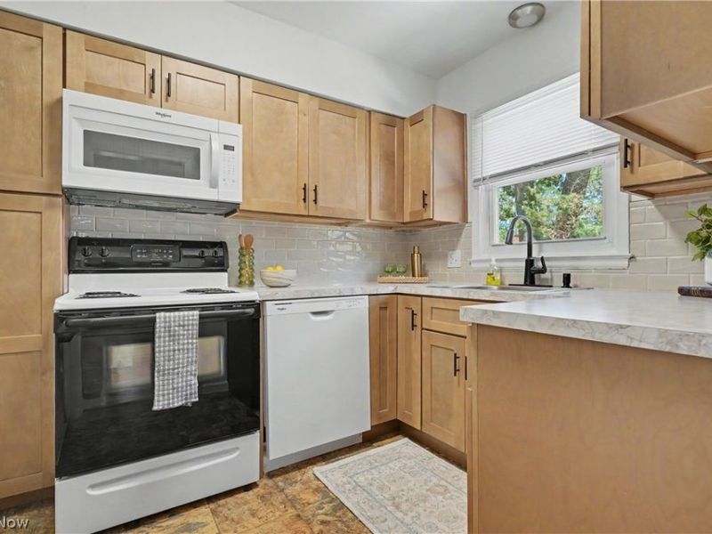 2554 23rd Street, Cuyahoga Falls, OH 44223 Photo 10