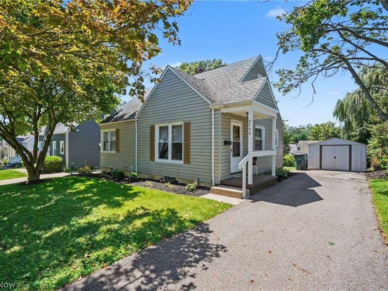 2554 23rd Street, Cuyahoga Falls, OH 44223 Photo 2