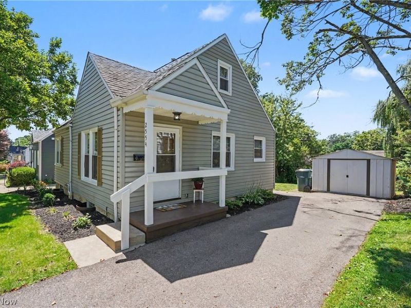 2554 23rd Street, Cuyahoga Falls, OH 44223 Photo 3