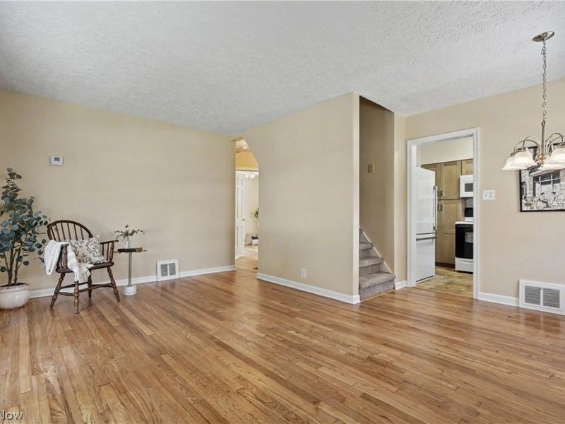 2554 23rd Street, Cuyahoga Falls, OH 44223 Photo 5