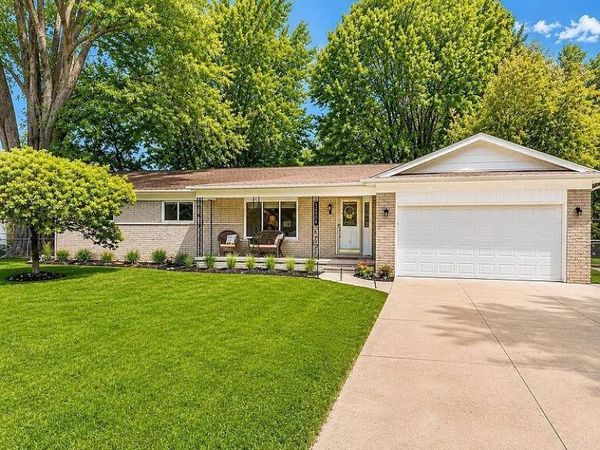 38894 Winkler Street, Harrison Township, MI 48045