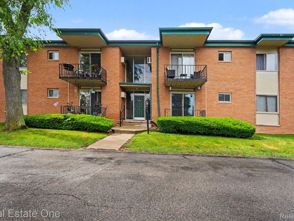 1968 Axtell Drive , Unit 3, Troy, Mi 48084