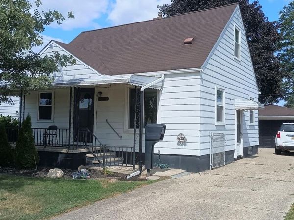 25880 Groveland Street , Roseville, Mi 48066