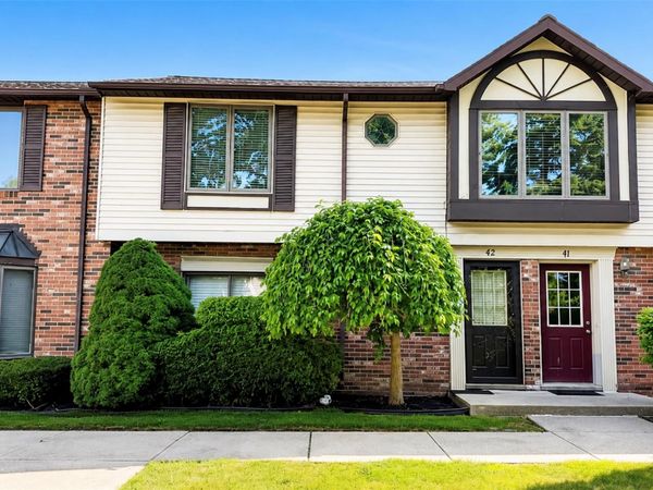 2232 London Bridge Drive , Unit 42, Rochester Hills, Mi 48307