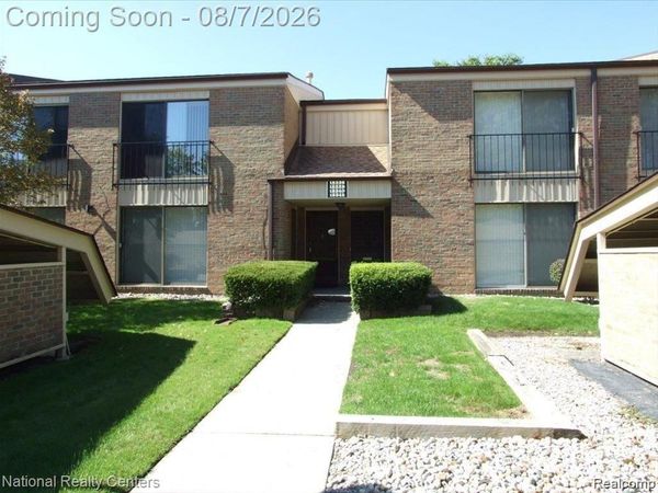 18340 University Park Drive , Livonia, Mi 48152