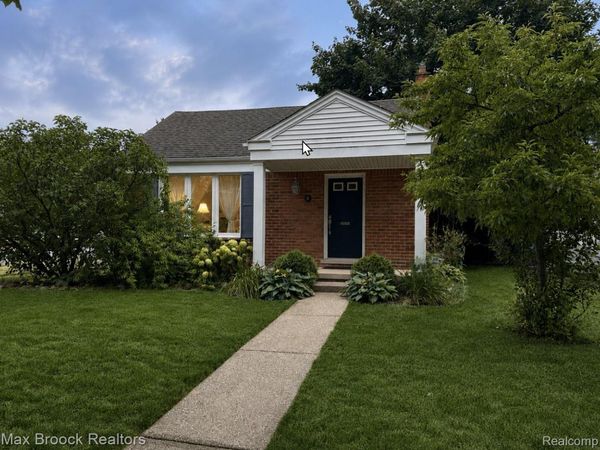 9 Chippewa Avenue , Royal Oak, Mi 48073