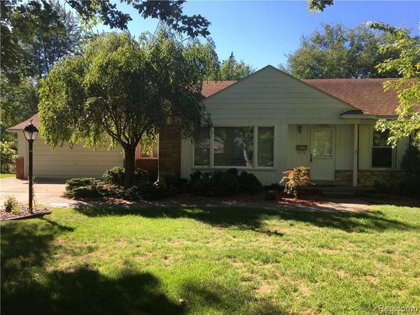 17161 Locherbie Avenue , Beverly Hills Village, Mi 48025