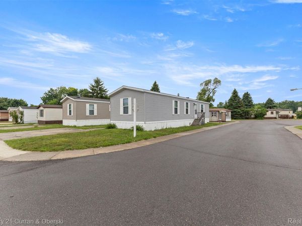 76 Fawn Lake Drive , Walled Lake, Mi 48390
