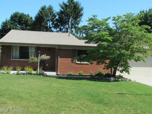 1858 Lerene Drive , Commerce Township, Mi 48390
