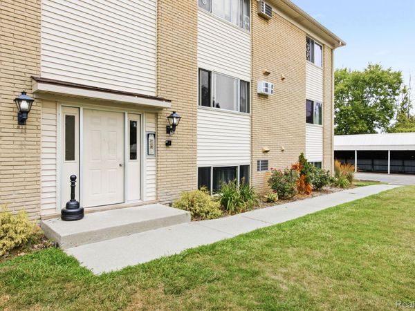 1875 Michigan Avenue , Unit 7, Marysville, Mi 48040
