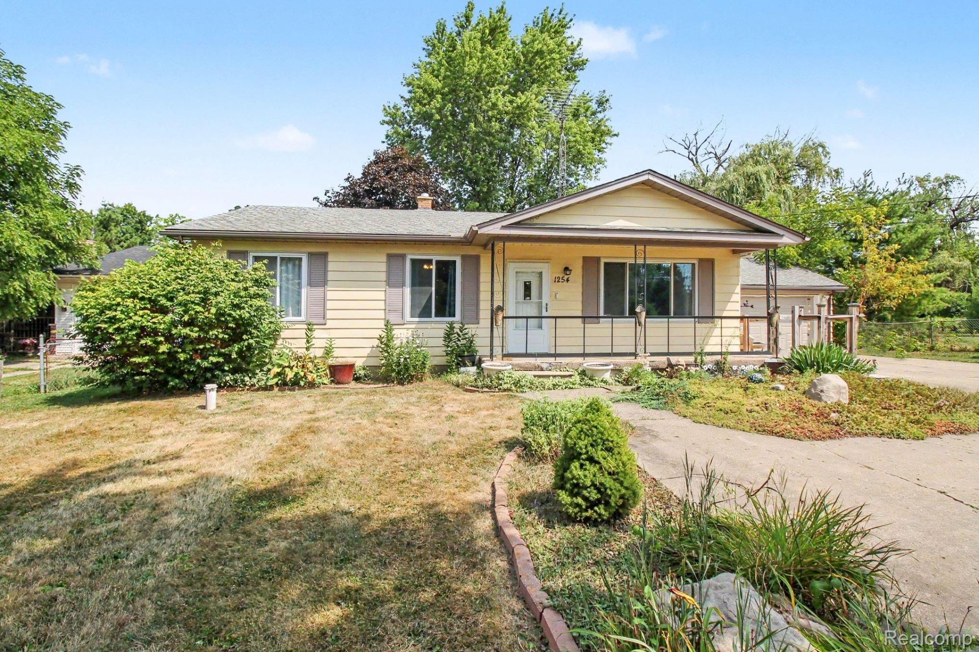 1254 W Grand Blanc Road W, Mundy Township, Mi 48439 Main Photo