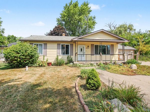 1254 W Grand Blanc Road W, Mundy Township, Mi 48439