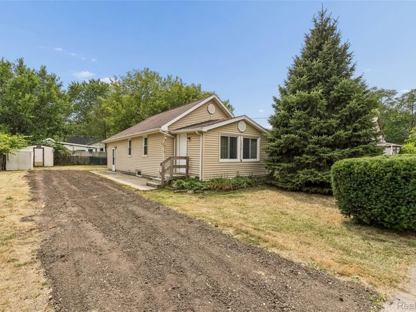 1470 Donovan Street , Burton, Mi 48529