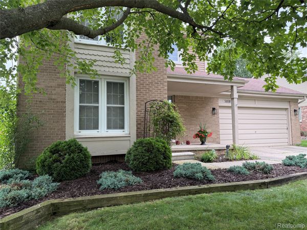 1658 Hillside Lane , Rochester Hills, Mi 48307