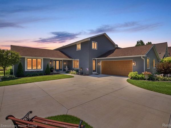 2900 Woodstock Circle, Port Huron, Mi 48060