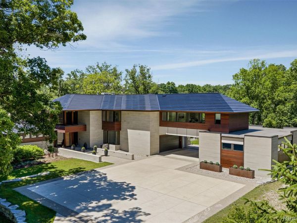 2700 Squirrel Road , Bloomfield Hills, Mi 48304