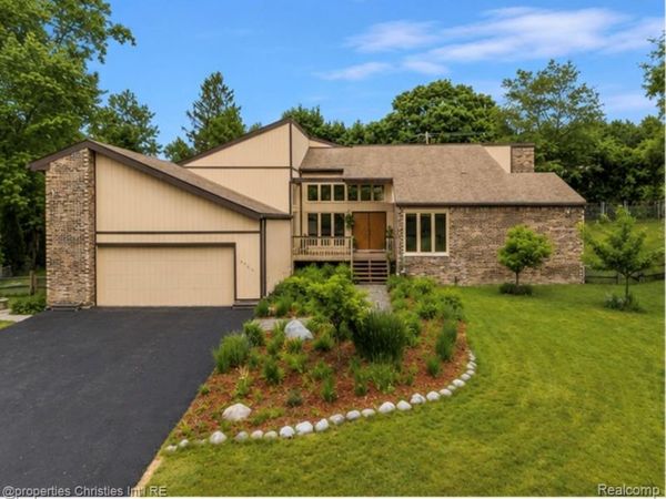 4566 Walden Drive , Bloomfield Hills, Mi 48301