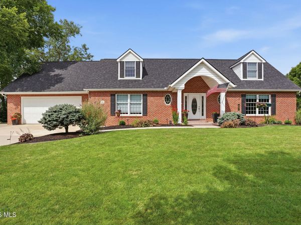 325 Beechmont Drive, Findlay, OH 45840
