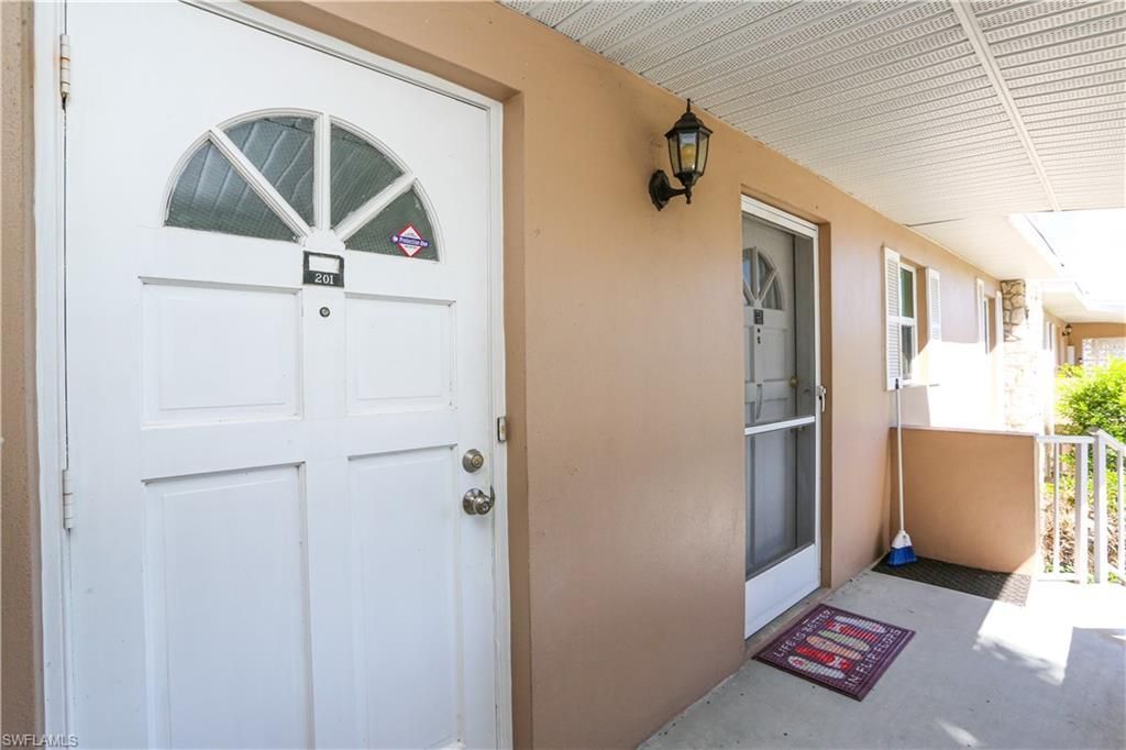 221 Cypress Way E, Unit 201, Naples, FL 34110 Photo