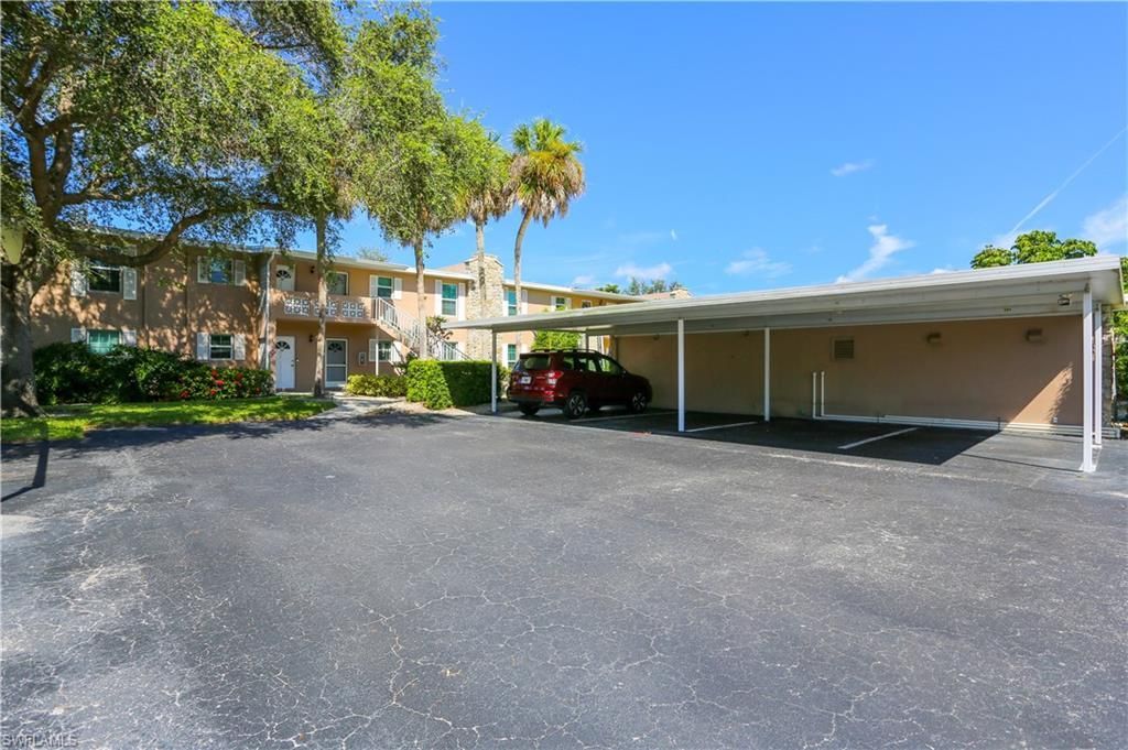 221 Cypress Way E, Unit 201, Naples, FL 34110 Photo