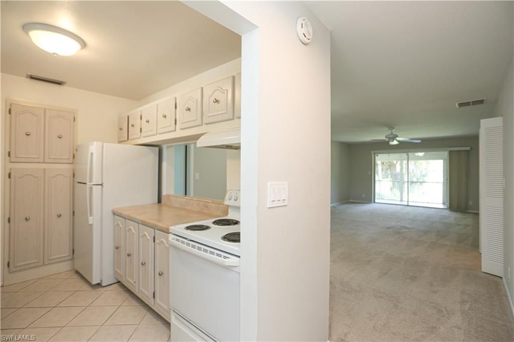 221 Cypress Way E, Unit 201, Naples, FL 34110 Photo