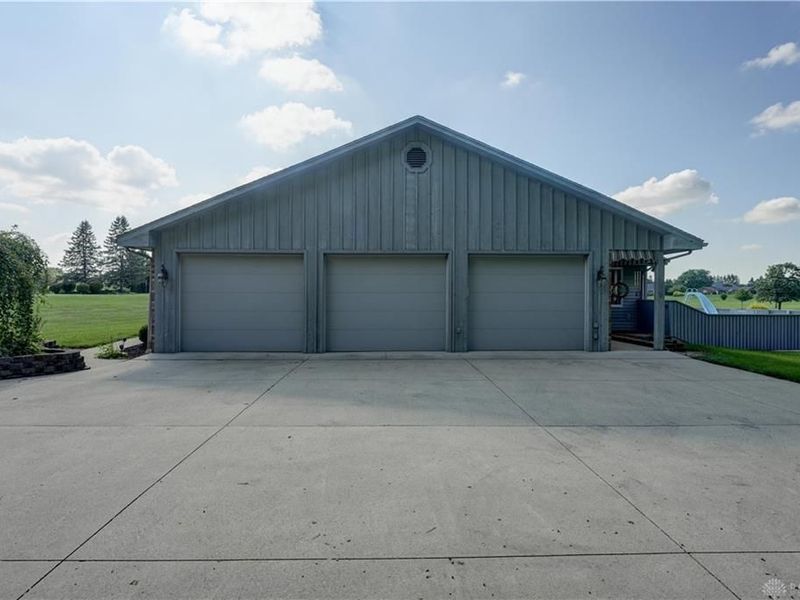 6468 Country Club Drive, Greenville, OH 45331 Photo 9